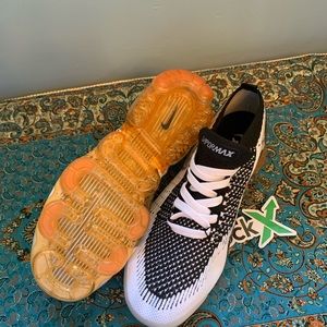 Nike Vapormax men sz 8.5 women sz 10
